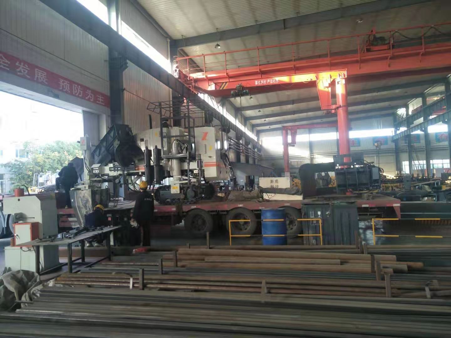 發(fā)車！新路緣混凝土滑模攤鋪機發(fā)襄陽棗陽，助力公路修筑